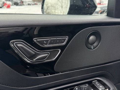 New 2026 Lincoln Aviator AWD image 13