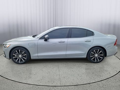 Certified 2025 Volvo S60 T8 Plus image 7