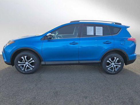 Certified 2017 Toyota RAV4 LE AWD/4WD image 6