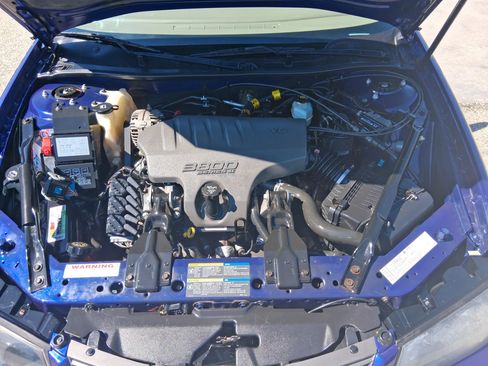 Used 2005 Chevrolet Impala LS w/ LS Sport Appearance Package FWD image 4