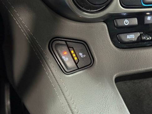 Used 2019 Chevrolet Suburban LT image 30