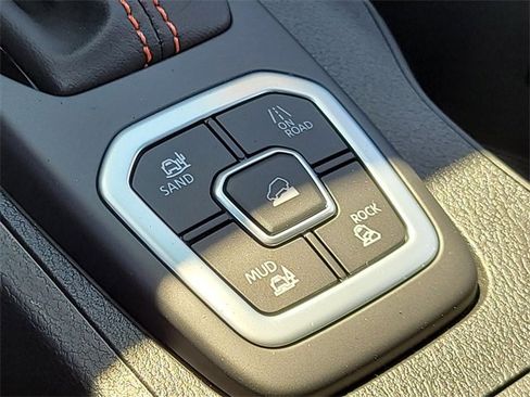 New 2026 Nissan Frontier PRO-4X w/ Pro-4x Convenience Package image 18