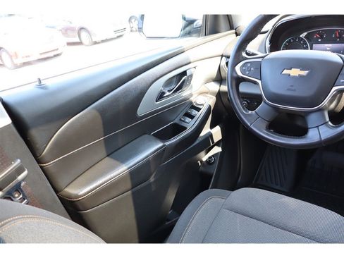 Used 2020 Chevrolet Traverse LT FWD image 24