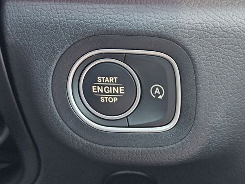 Certified 2025 Mercedes-Benz GLS 450 4MATIC image 21