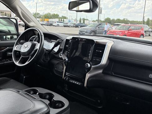 Used 2024 RAM 2500 Laramie AWD/4WD image 11