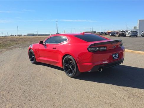 Used 2020 Chevrolet Camaro LT w/ RS Package image 8