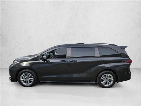 Used 2021 Toyota Sienna XSE w/ XSE Plus Package AWD/4WD image 9