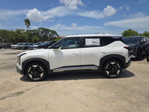 New 2027 Kia Seltos S FWD image 5