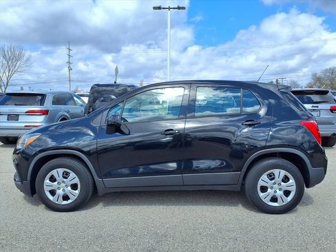 Used 2017 Chevrolet Trax LS FWD image 8
