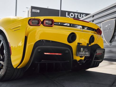 Used 2022 Ferrari SF90 Stradale image 13