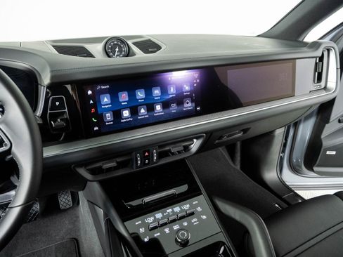 New 2026 Porsche Cayenne AWD/4WD image 13