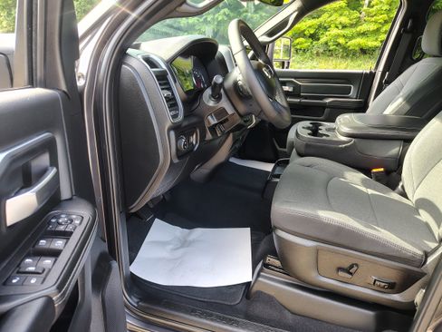 Certified 2025 RAM 2500 Big Horn AWD/4WD image 16