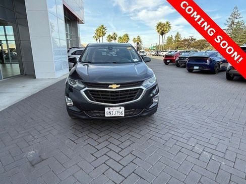 Used 2020 Chevrolet Equinox LT image 2