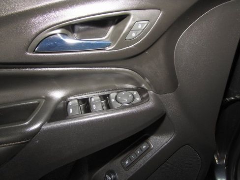 Used 2022 Chevrolet Equinox Premier image 11