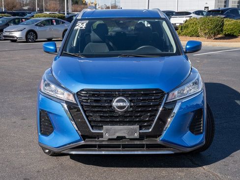 Used 2024 Nissan Kicks SV image 2