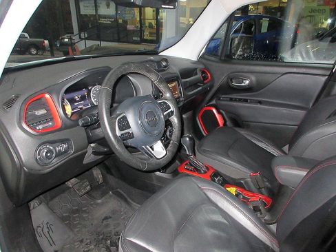 Used 2015 Jeep Renegade Trailhawk w/ Premium Leather Group image 13