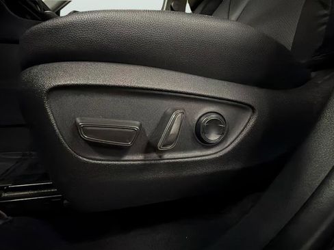 Used 2025 Toyota Grand Highlander AWD image 15