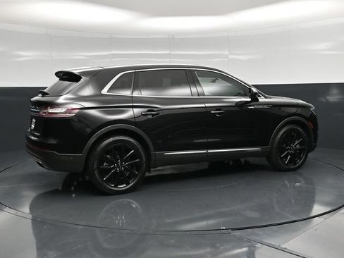 Used 2023 Lincoln Nautilus Reserve AWD/4WD image 2