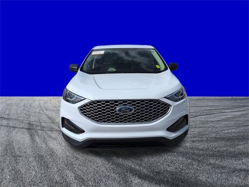 Certified 2023 Ford Edge SE image 9