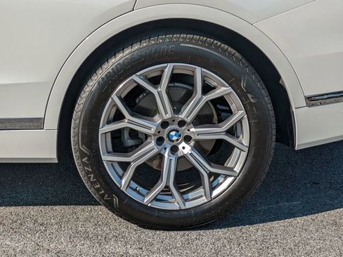 Used 2019 BMW X7 xDrive40i w/ Premium Package image 12