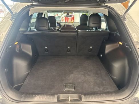 Used 2019 Jeep Cherokee Trailhawk w/ Cold Weather Group AWD/4WD image 14