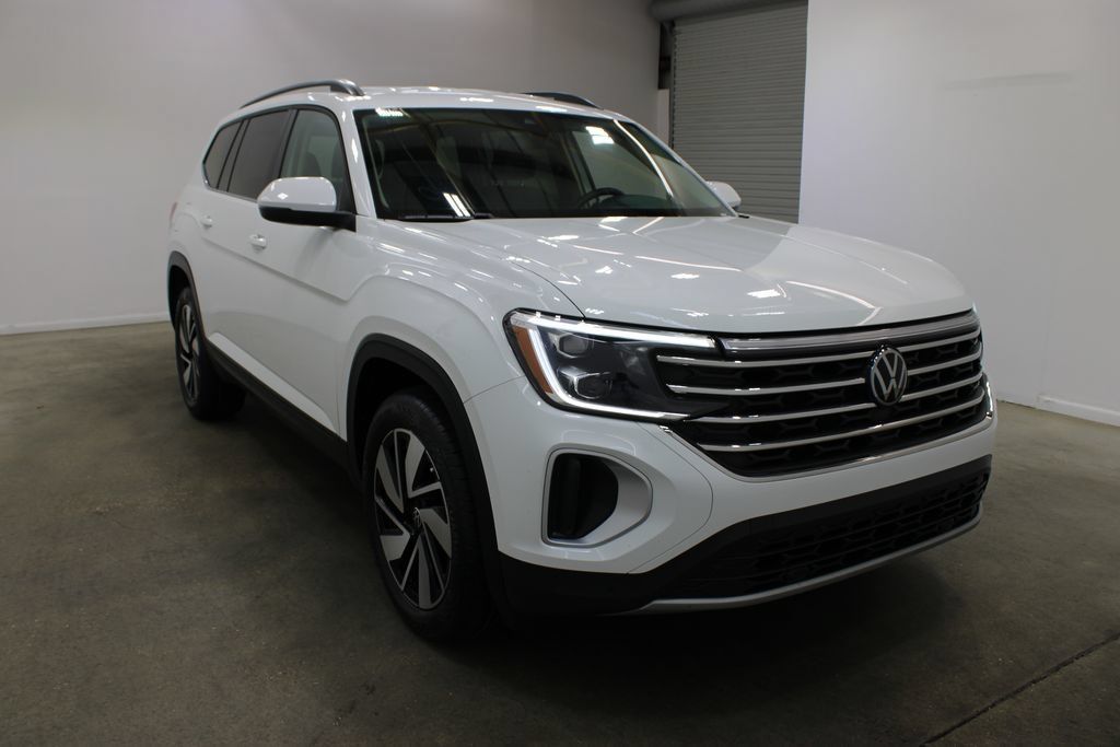 Used 2025 Volkswagen Atlas SE AWD/4WD image 6