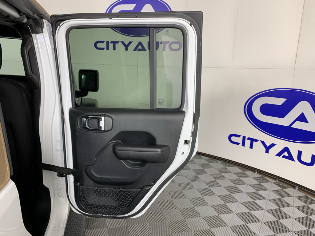 Used 2018 Jeep Wrangler Unlimited Sport S AWD/4WD image 35