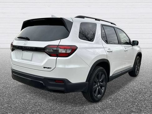 New 2026 Honda Pilot Sport image 5