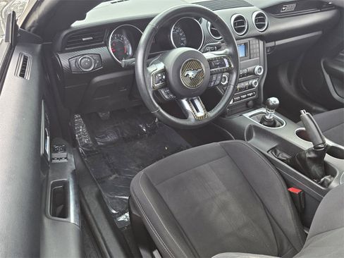 Used 2020 Ford Mustang Coupe image 13