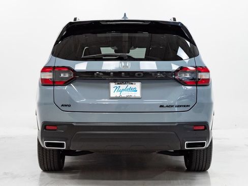 Used 2025 Honda Pilot Black Edition image 31