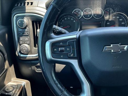 Used 2019 Chevrolet Silverado 1500 LT Trail Boss AWD/4WD image 12