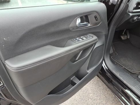 New 2026 Chrysler Pacifica Select image 10