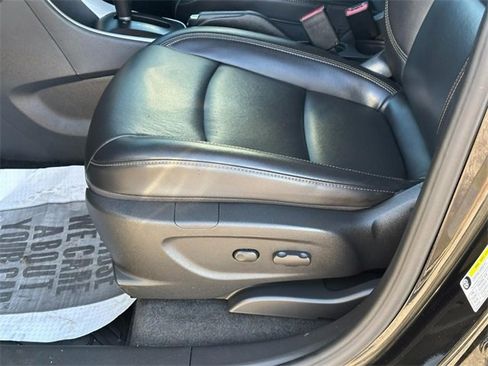 Certified 2021 Chevrolet Trax LT w/ Redline Edition image 17