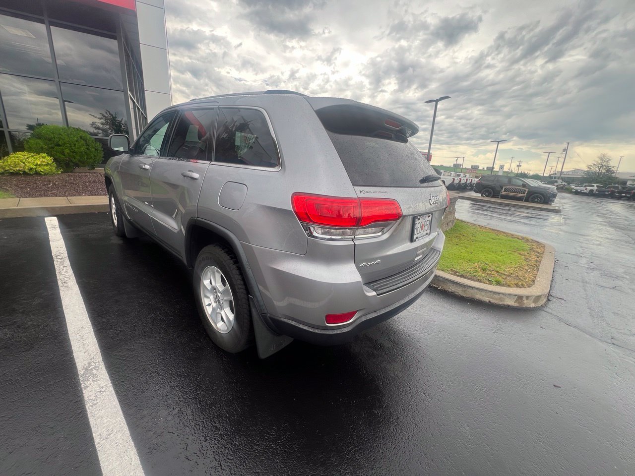 Used 2014 Jeep Grand Cherokee Laredo w/ Quick Order Package 23E AWD/4WD image 3