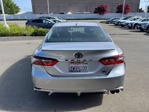 Used 2021 Toyota Camry SE FWD image 6