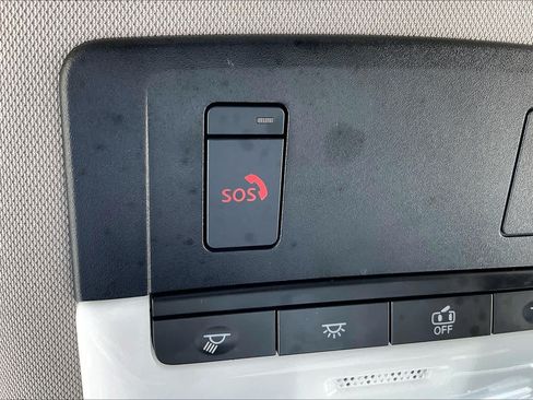 Used 2025 Nissan Rogue SV FWD image 32
