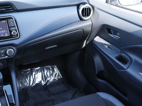 Used 2025 Nissan Versa SV FWD image 25