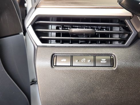 Used 2024 Nissan Altima 2.5 SV FWD image 23