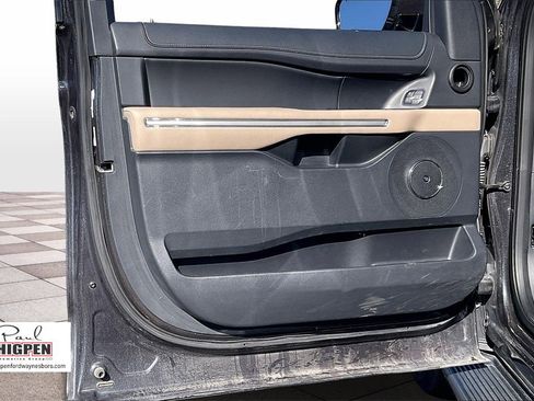 Used 2024 Ford Expedition Limited image 22