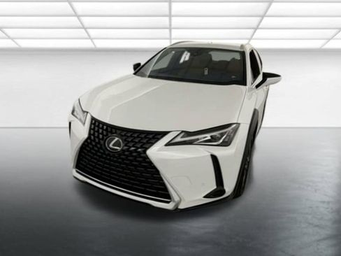 Used 2021 Lexus UX 200 w/ Accessory Package (Z2) FWD image 2