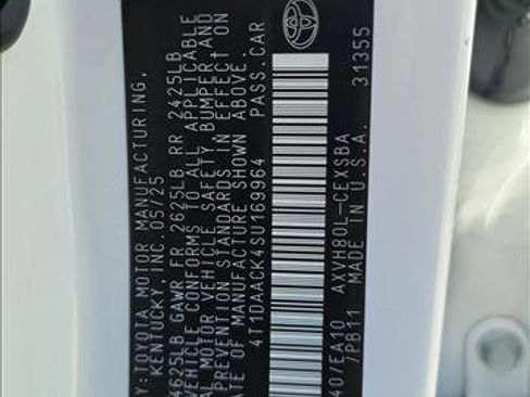 Used 2025 Toyota Camry SE w/ Convenience Package image 24