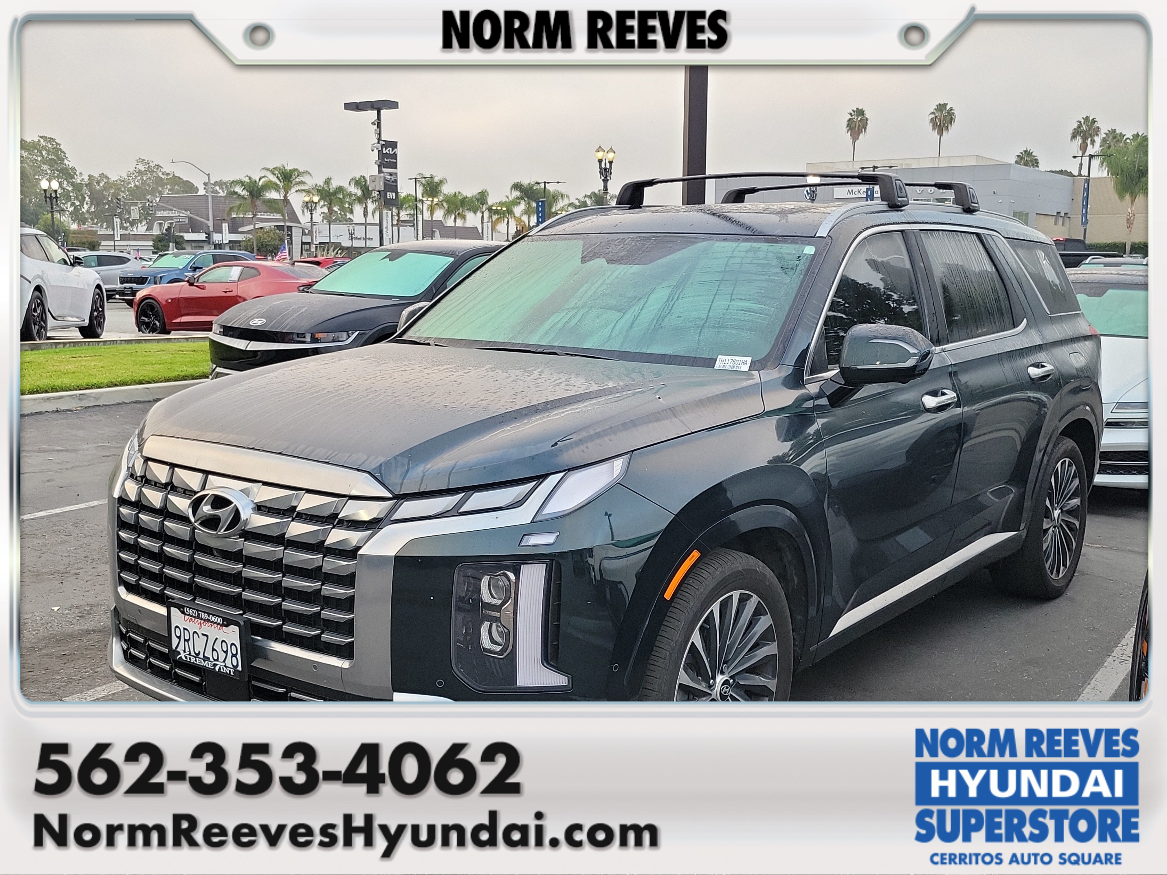 Used 2025 Hyundai Palisade Calligraphy FWD image 1