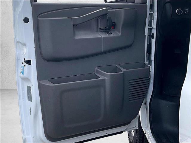 Used 2018 Chevrolet Express 3500 LT w/ LT Preferred Equipment Group RWD image 18