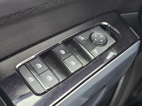Used 2022 Nissan Pathfinder SL AWD/4WD image 19