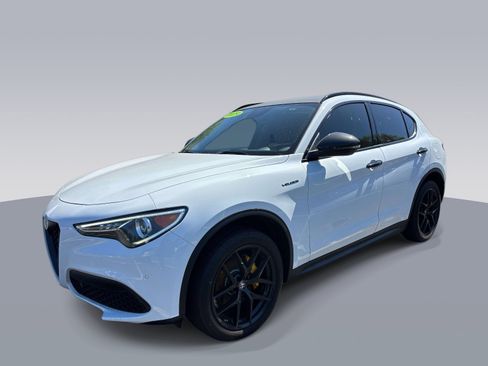Used 2019 Alfa Romeo Stelvio AWD w/ Nero Edizione image 6