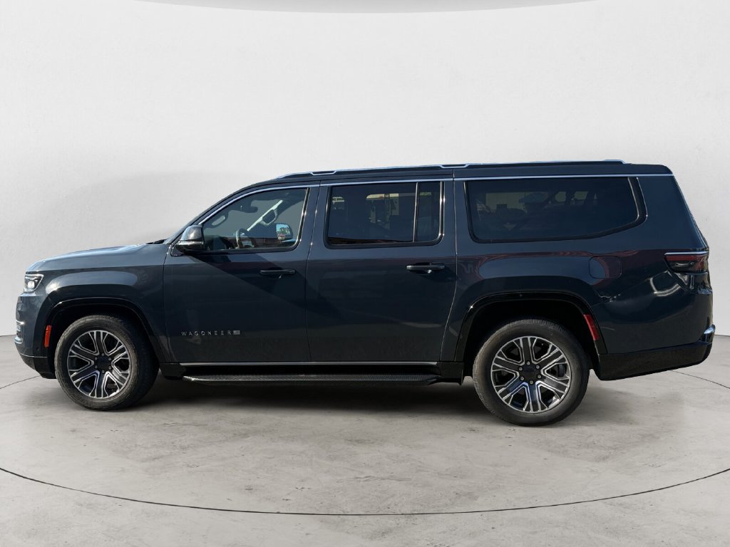 Used 2024 Jeep Wagoneer L Series II w/ Flexible Seating Group RWD image 6