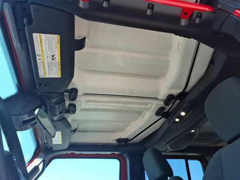 Used 2025 Jeep Wrangler Unlimited Sahara w/ Safety Group AWD/4WD image 5