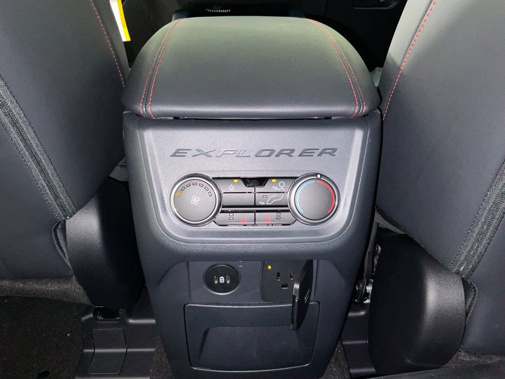 New 2026 Ford Explorer ST-Line w/ ST-Line Street Pack RWD image 17