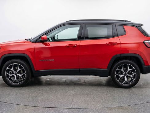 Used 2025 Jeep Compass Limited AWD/4WD image 5