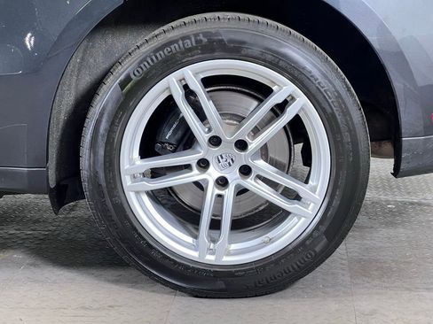Certified 2023 Porsche Macan Turbo AWD/4WD image 12